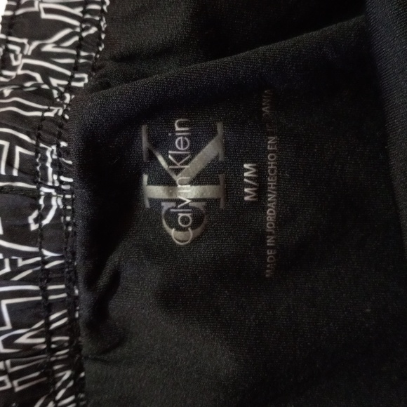 Calvin Klein Womens Shorts - Picture 4 of 6